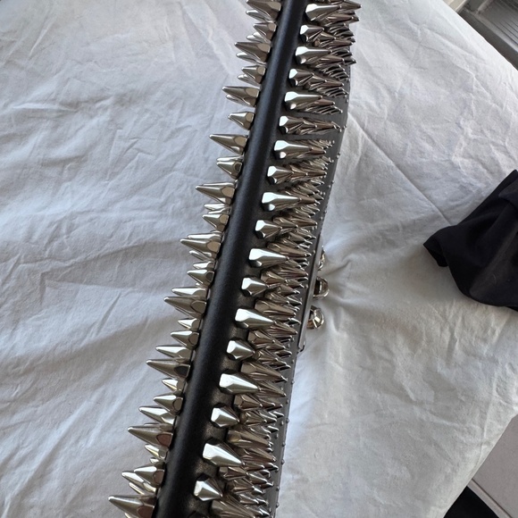 Alexander McQueen Knuckle Spike Clutch -Black w/Silver hardware -Limited Edition - Picture 14 of 16